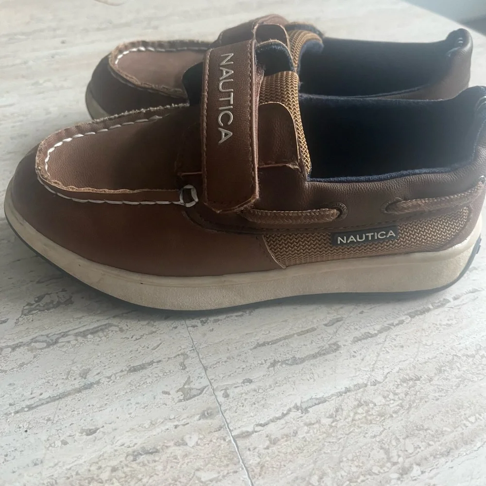 Nautica boat shoes Velcro closure boys size 11